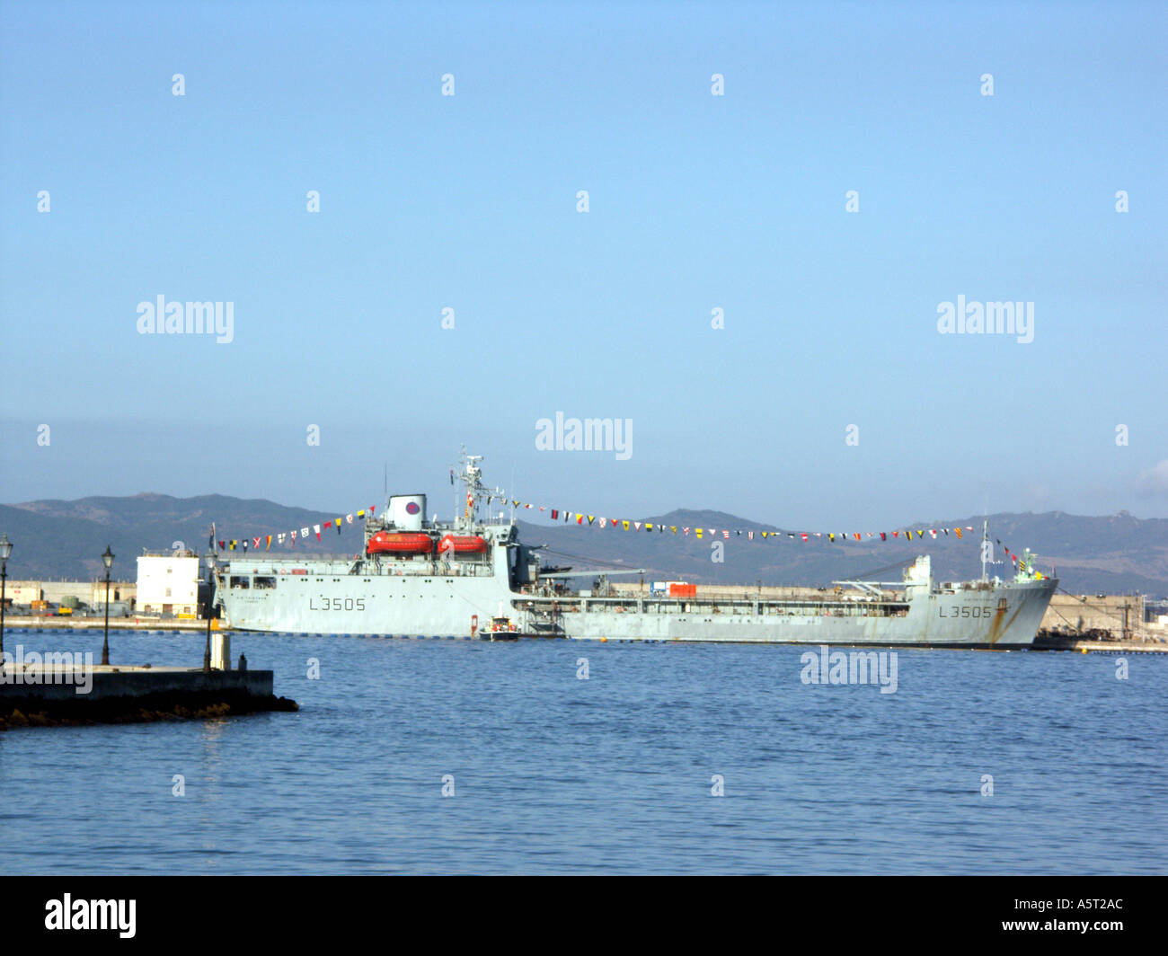 RFA Sir Tristram Landung Schiff am Tag brechen, Queensway Wharf, Gibraltar Hafen Europas, am frühen Morgen hell Stockfoto