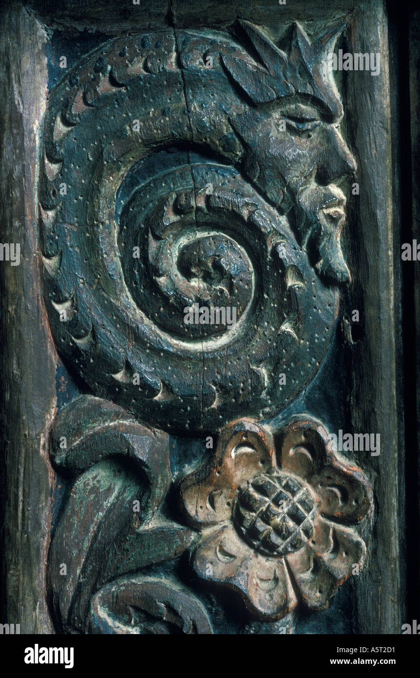 Geschnitzte Schlangen Kopf auf einer [Rood Screen] Sancreed Church Cornwall England Church gewidmet Celtic St Credan. HOMER SYKES der 1990er Jahre Stockfoto