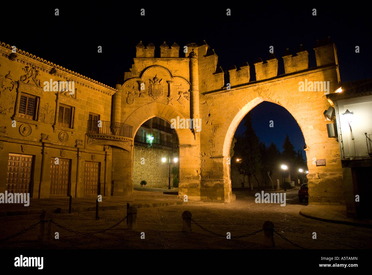 Jaen Tür und Villalar Bogen BAEZA Jaen Provinz Andalusien Region Spanien Stockfoto