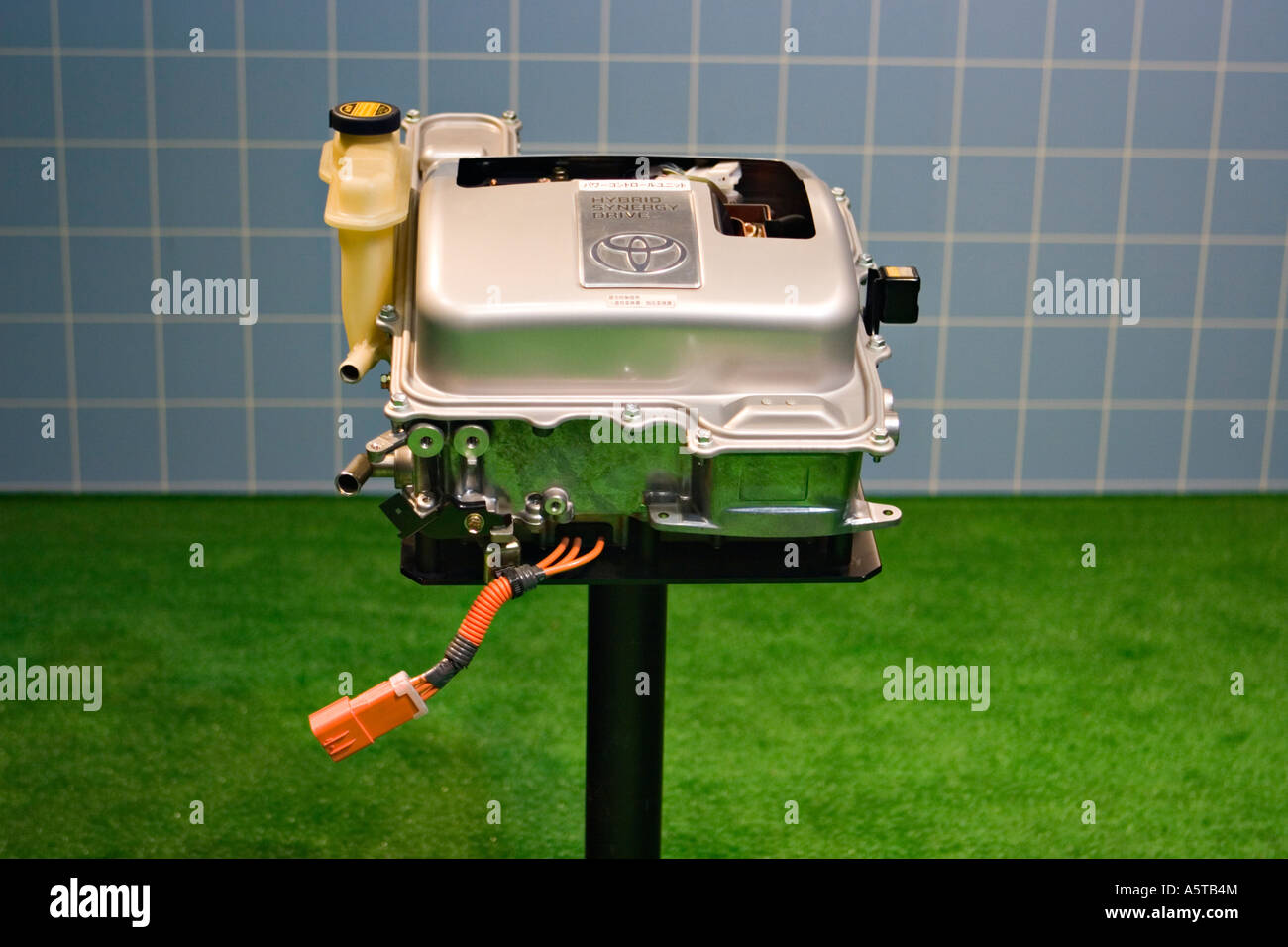 Hybrid-Motor bei Toyota Auto Salon AMLUX, Tokio, Japan, Asien Stockfoto