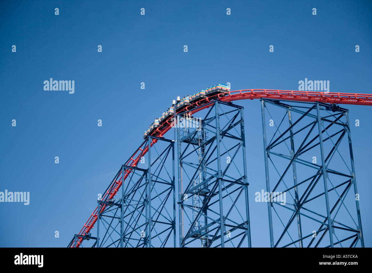 Der big Dipper in Blackpool Pleasure Beach, Blackpool, Lancashire, England fahren Stockfoto