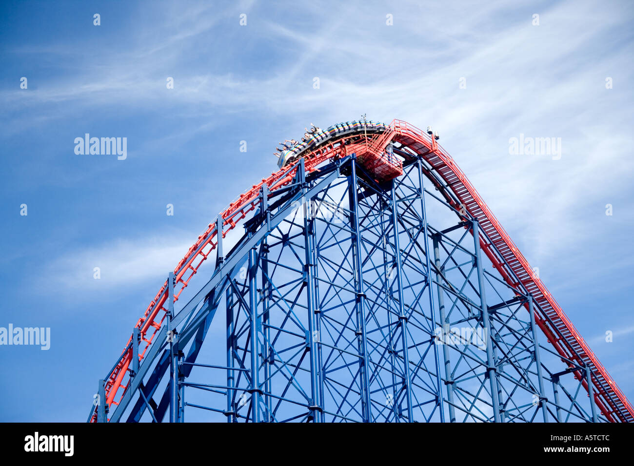 Die big Dipper-Fahrt in den Genuss beach Amusement Park, Blackpool, Lancashire, England Stockfoto