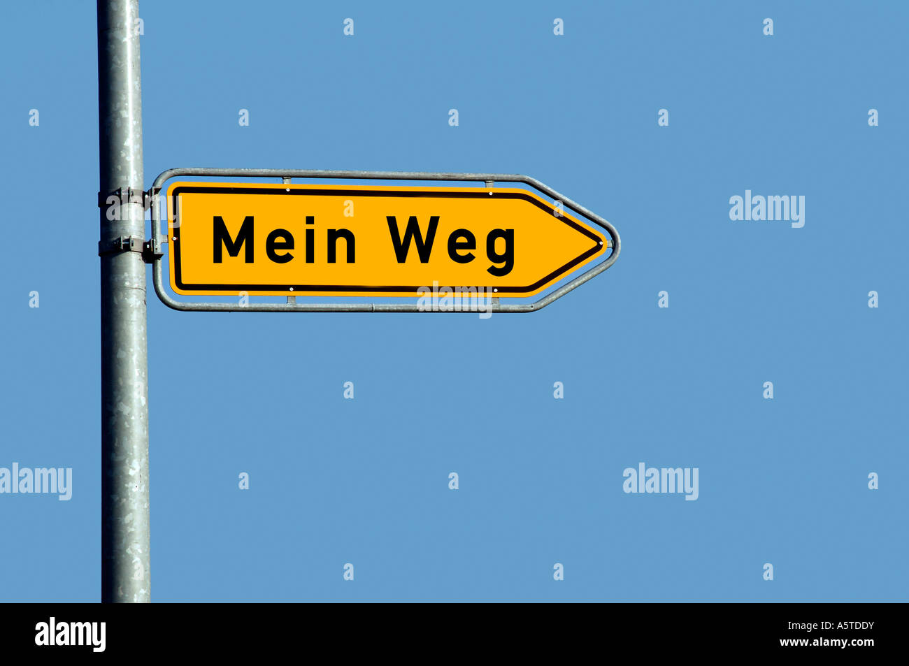 Mein Weg, das deutsche Wort für meinen Weg zu unterzeichnen Stockfoto