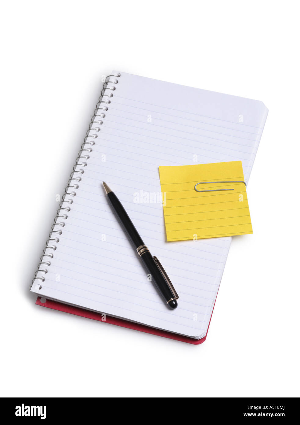 Notebook mit Papier abgeschnitten, Hinweis und Stift Stockfoto