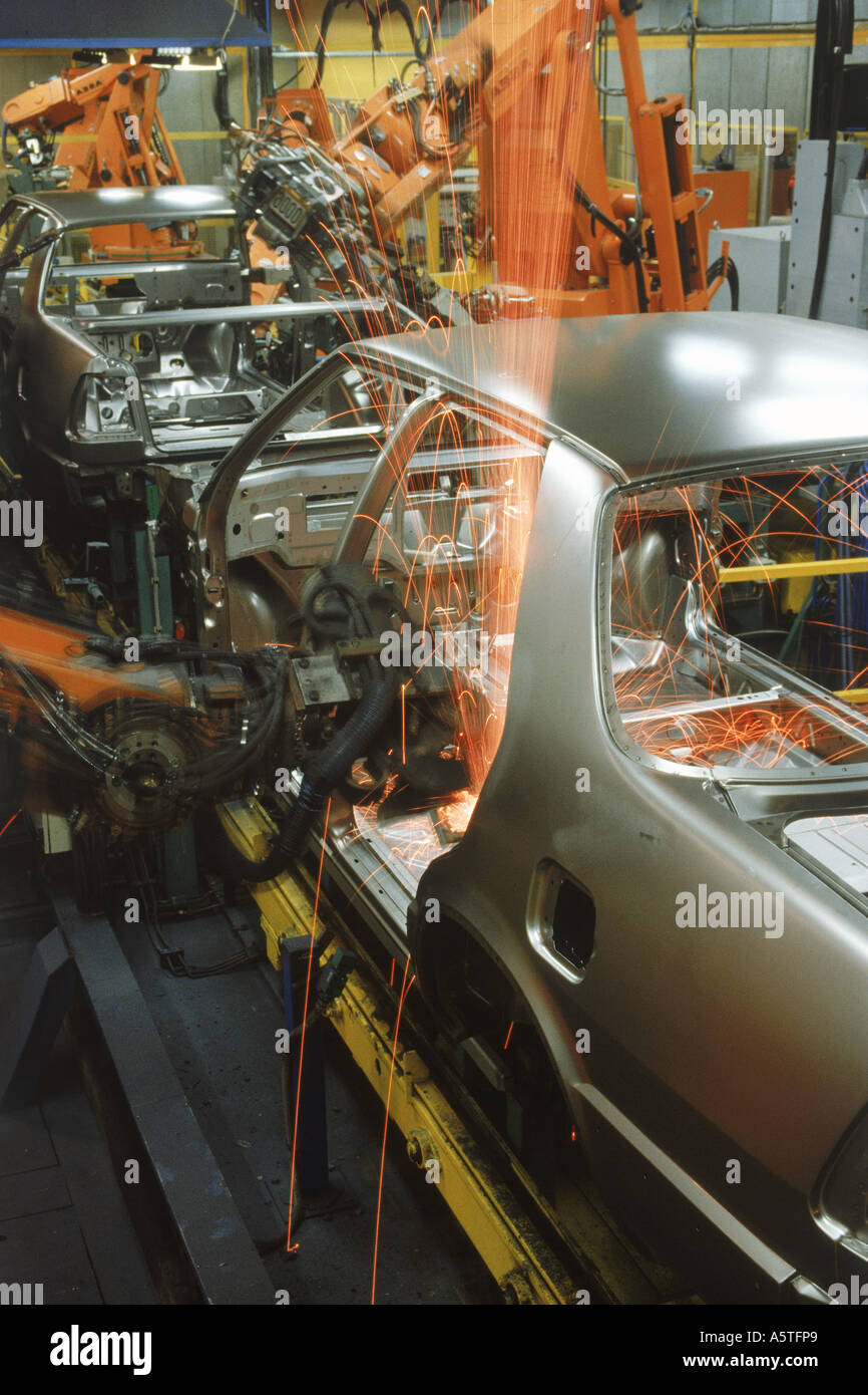 Robotik-Punktschweißen im Saab-Scania-Werk in Schweden Stockfoto