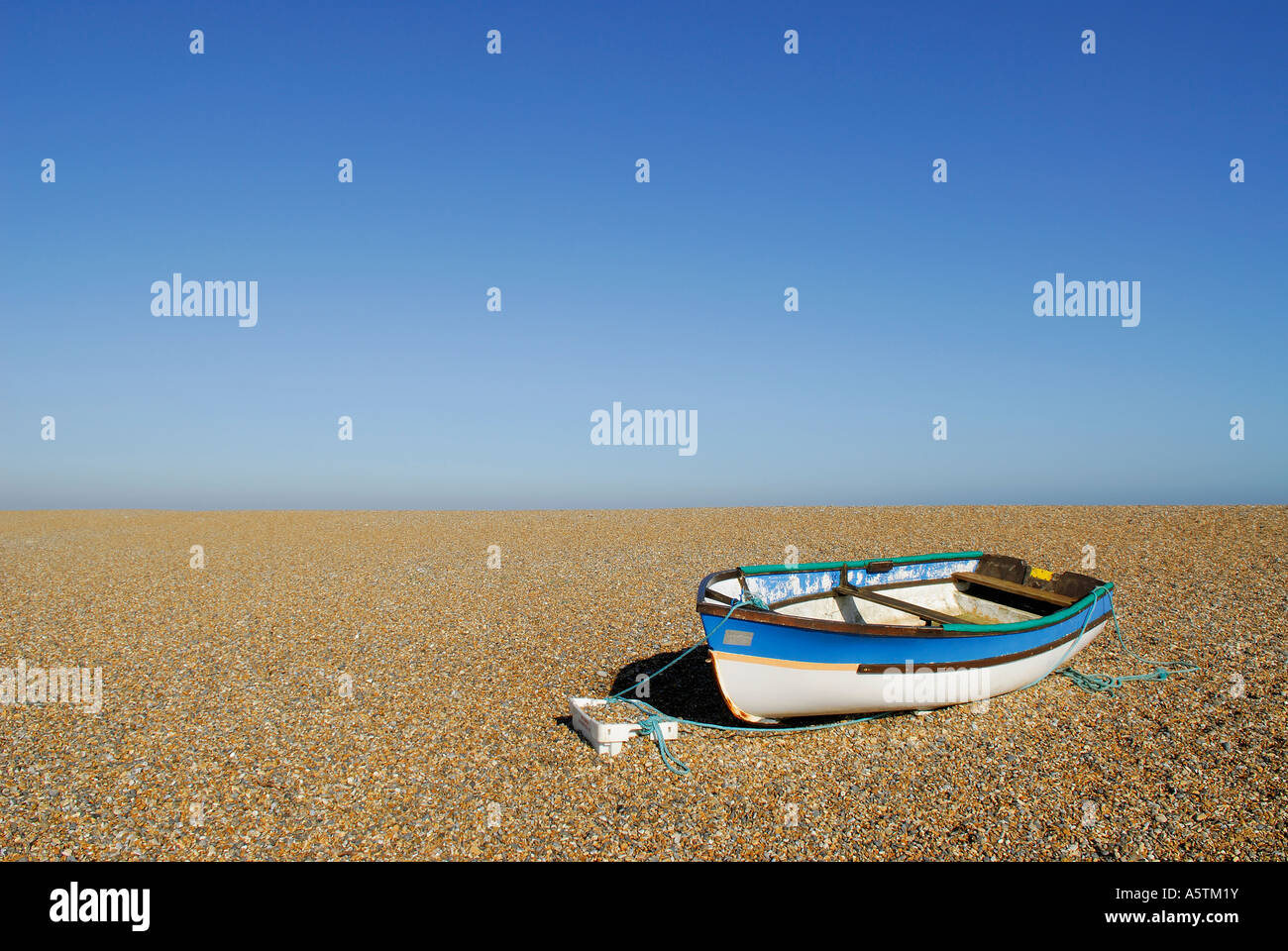 Angelboot/Fischerboot auf Salthouse Beach, North Norfolk, england Stockfoto