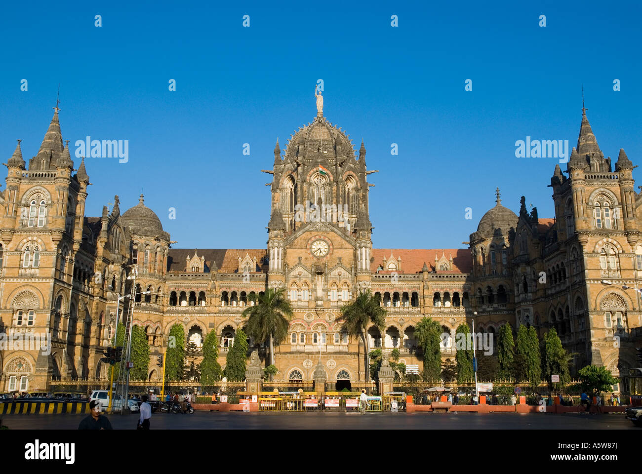 Bahnhof Chhatrapati Shivaji Terminus benannt früher Victoria Terminus in Mumbai Indien Stockfoto