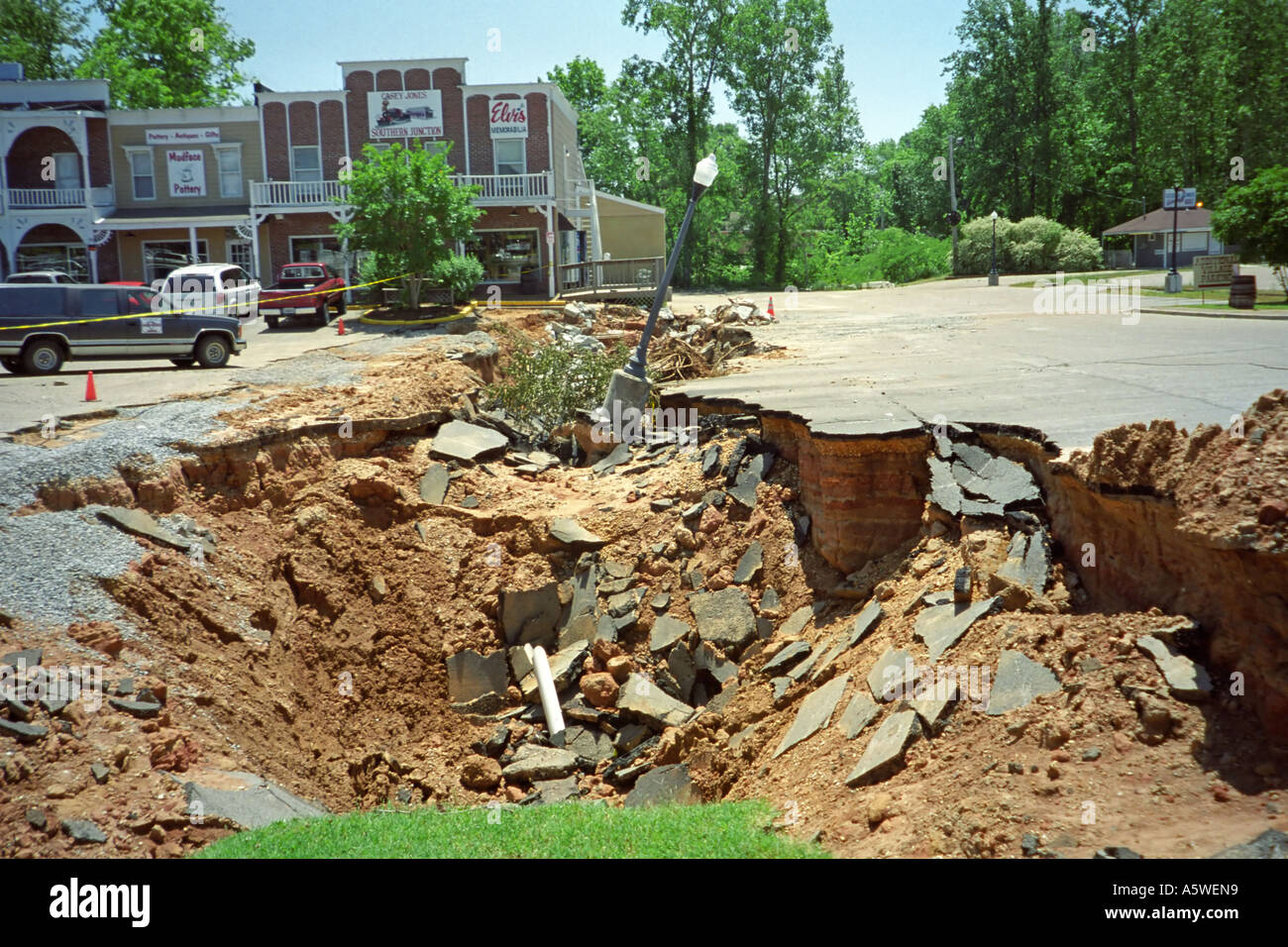 Tornado und Hochwasser Schäden in Jackson, TN, USA Stockfoto