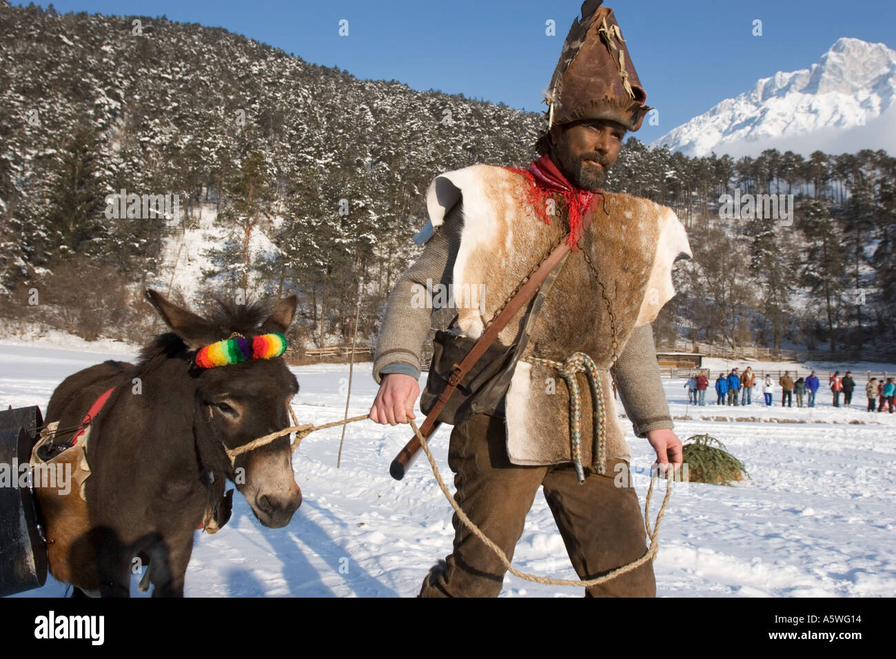 Karneval Tradition Telfer Schleicherlaufen Telfs Tirol Österreich Stockfoto