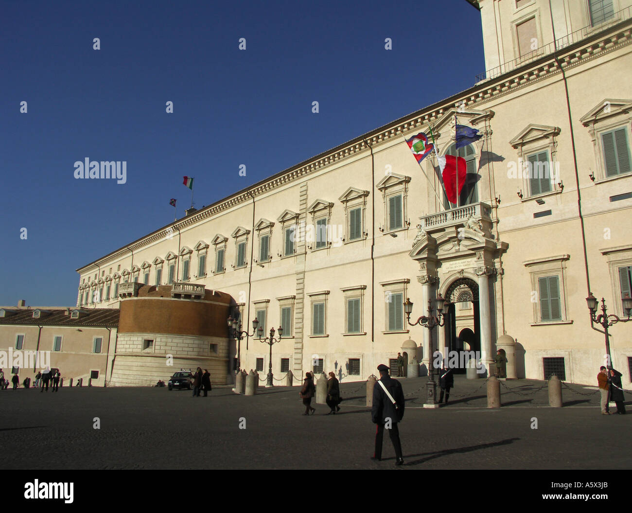 Eingang zum Palazzo del Quirinale (Präsidentenpalast), Rom, Italien Stockfoto