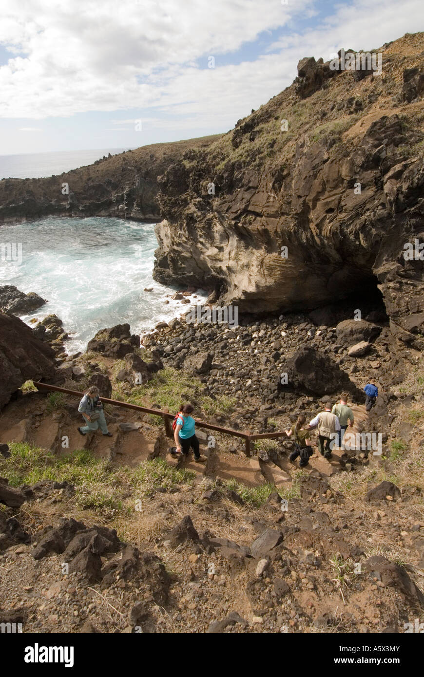 Chile-Osterinsel die Höhle Ana Kai Tangata wo bürgerlichen warteten, Birdman rituelle Ergebnisse zu bestimmen, wer König war. Stockfoto