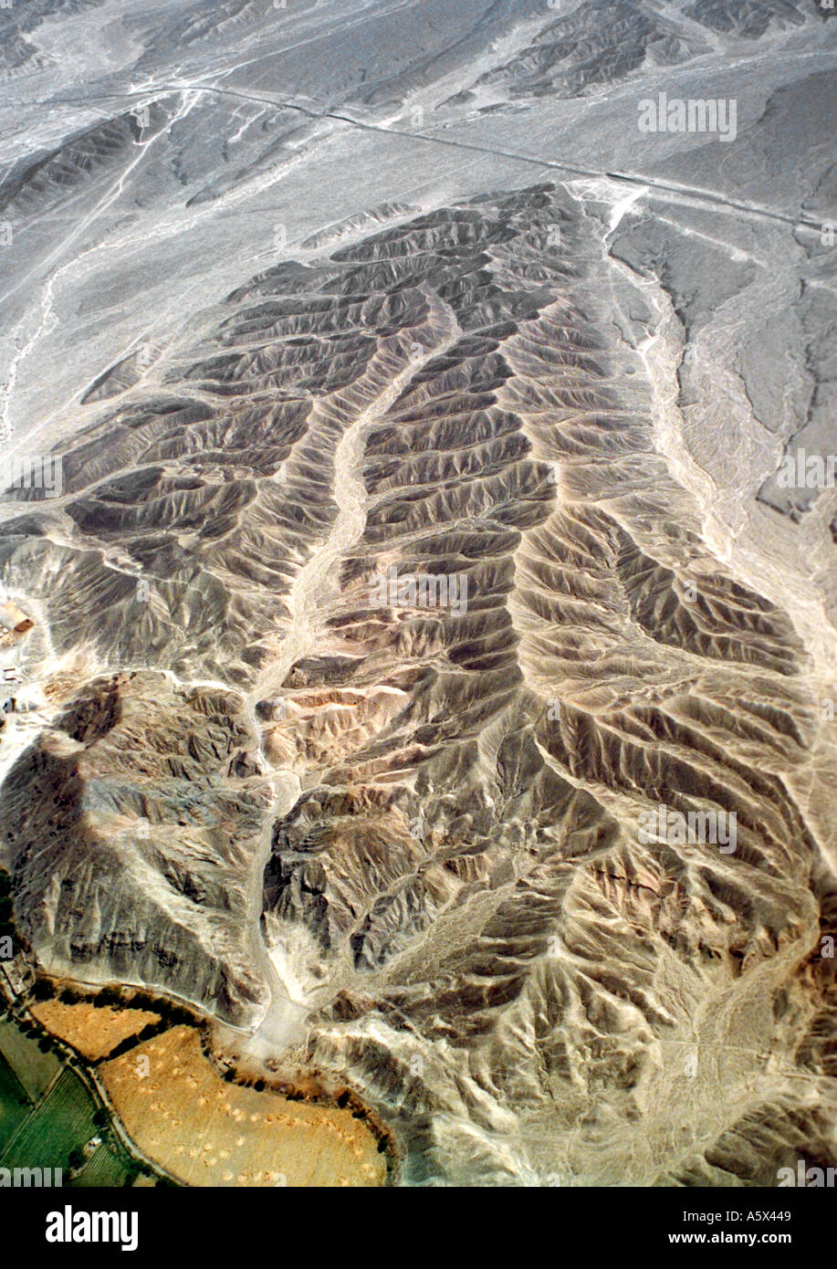 Luftaufnahme der Wüste in der Nähe von Nasca-Peru Stockfoto