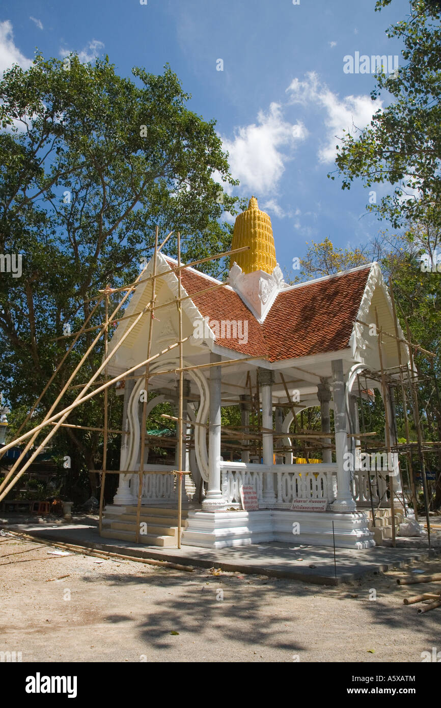 Open Air Tierheim am Wat Thumsua Krabi Provinz Thailand Stockfoto