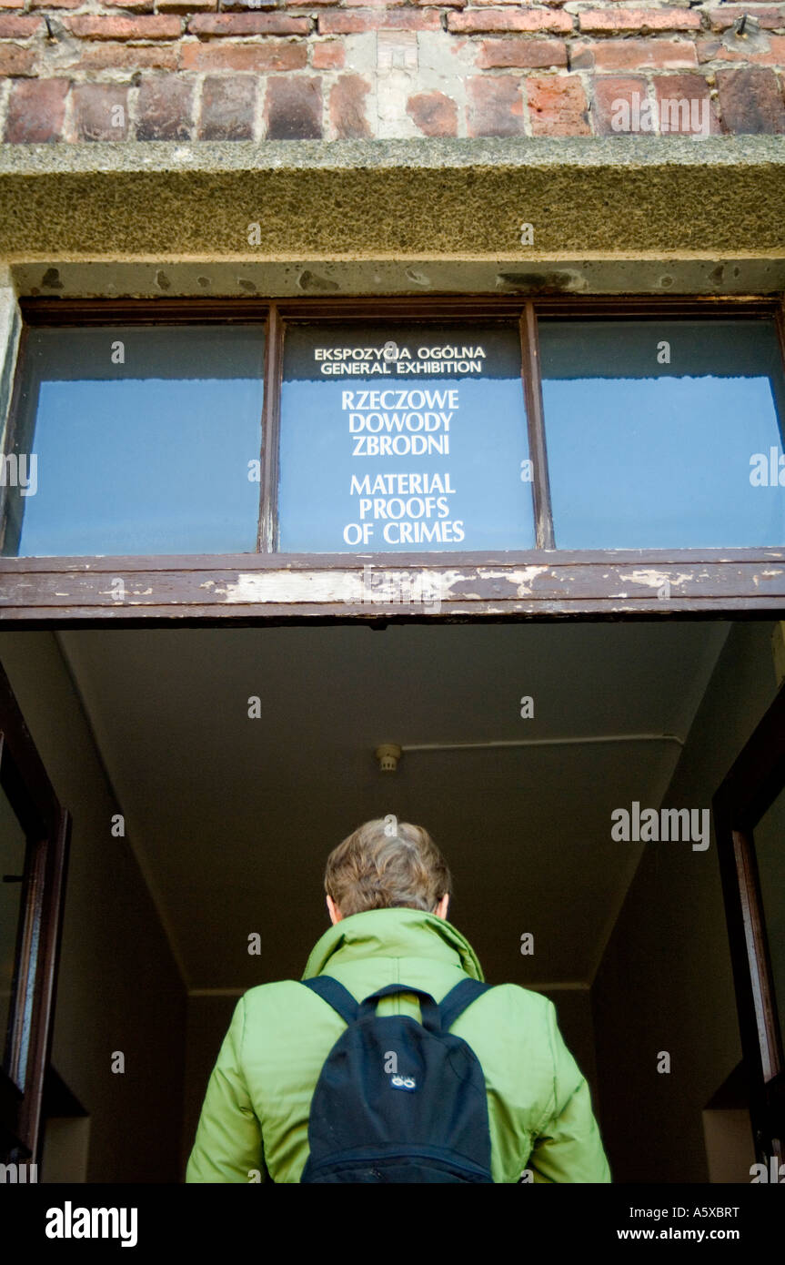 Besucher in der NS-Konzentrationslager Auschwitz 1 in der Nähe von Krakau in Polen Stockfoto
