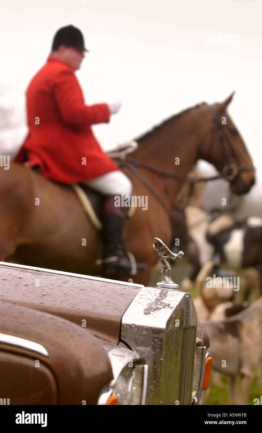 ANHÄNGER IN EINEM ROLLS-ROYCE AN EINE AVON VALE JAGD JAGD TREFFEN IN WILTSHIRE 17. FEBRUAR 2005 Stockfoto