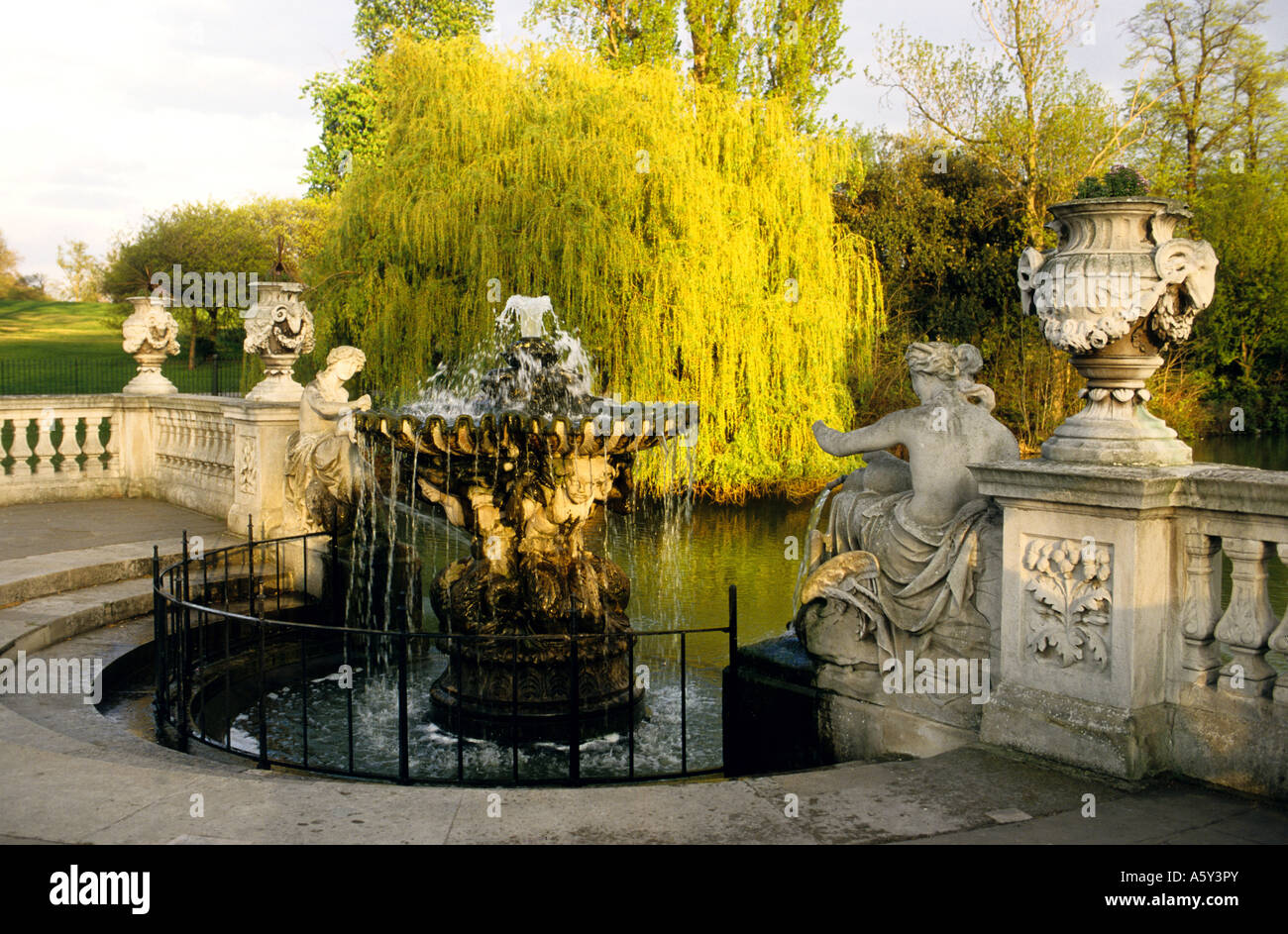 Die Italienisch-Gärten in London Kensington Gardens London England Stockfoto