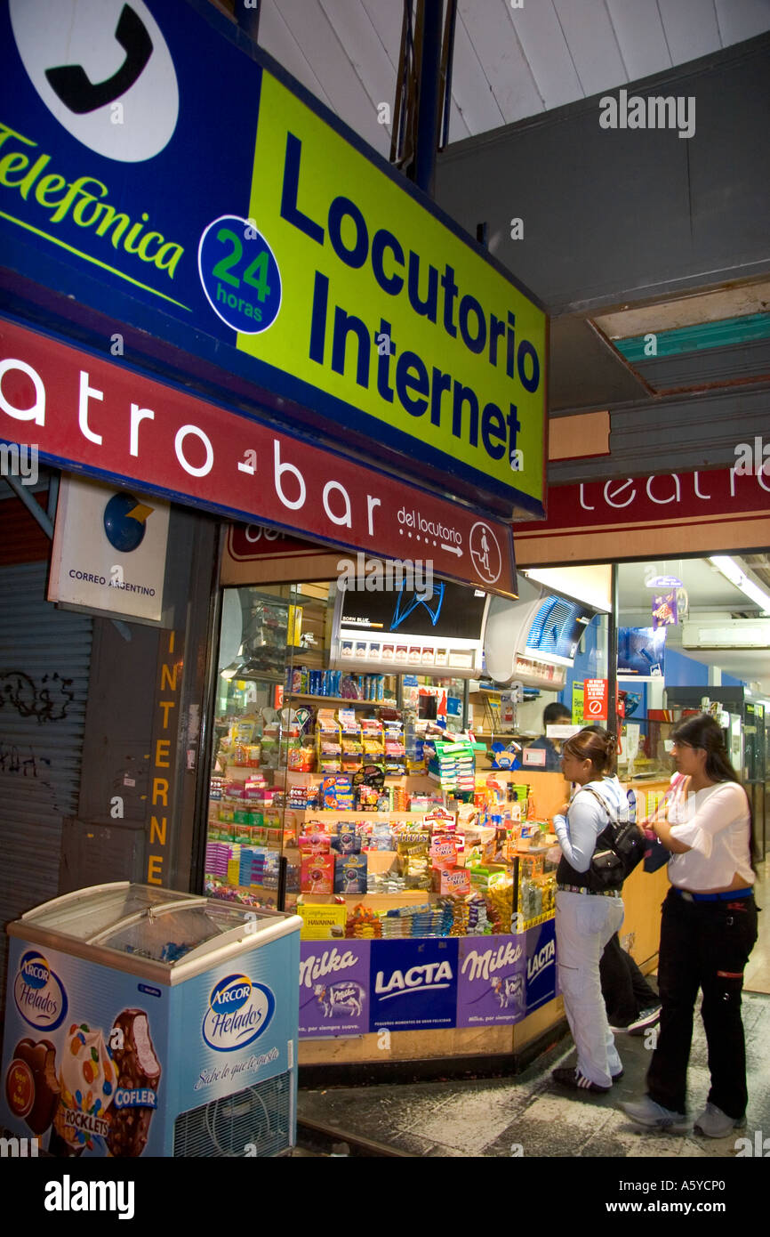 Locutorio Internet und Telefon Zugang in Buenos Aires, Argentinien. Stockfoto