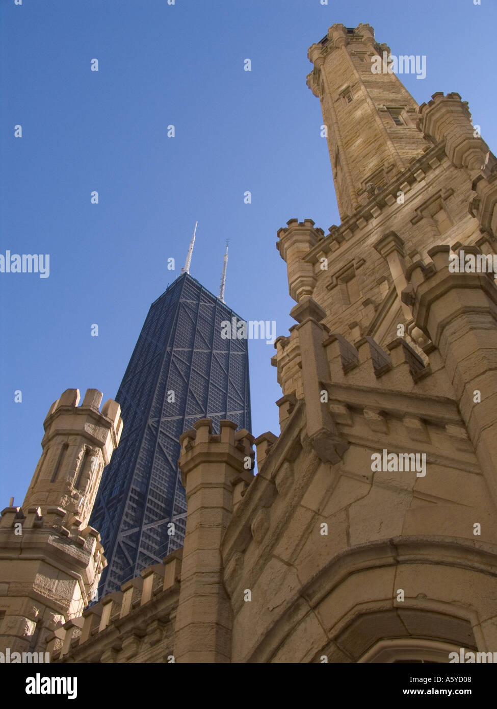 Historische Chicago Water Tower und John Hancock Building Chicago Illinois USA Stockfoto