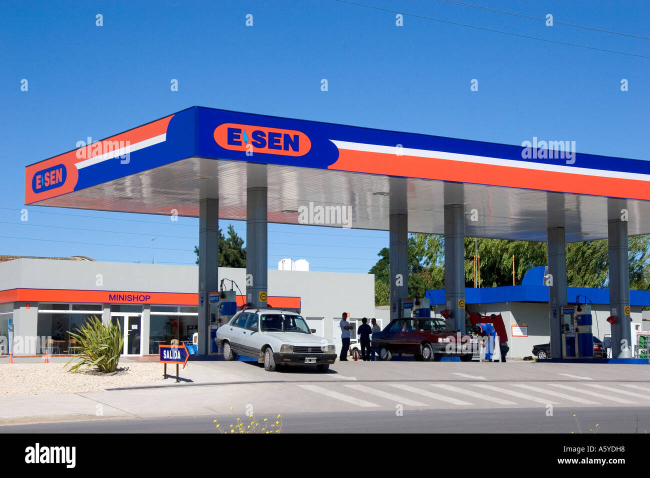 Tankstelle-Convenience-Store in Necochea, Argentinien. Stockfoto