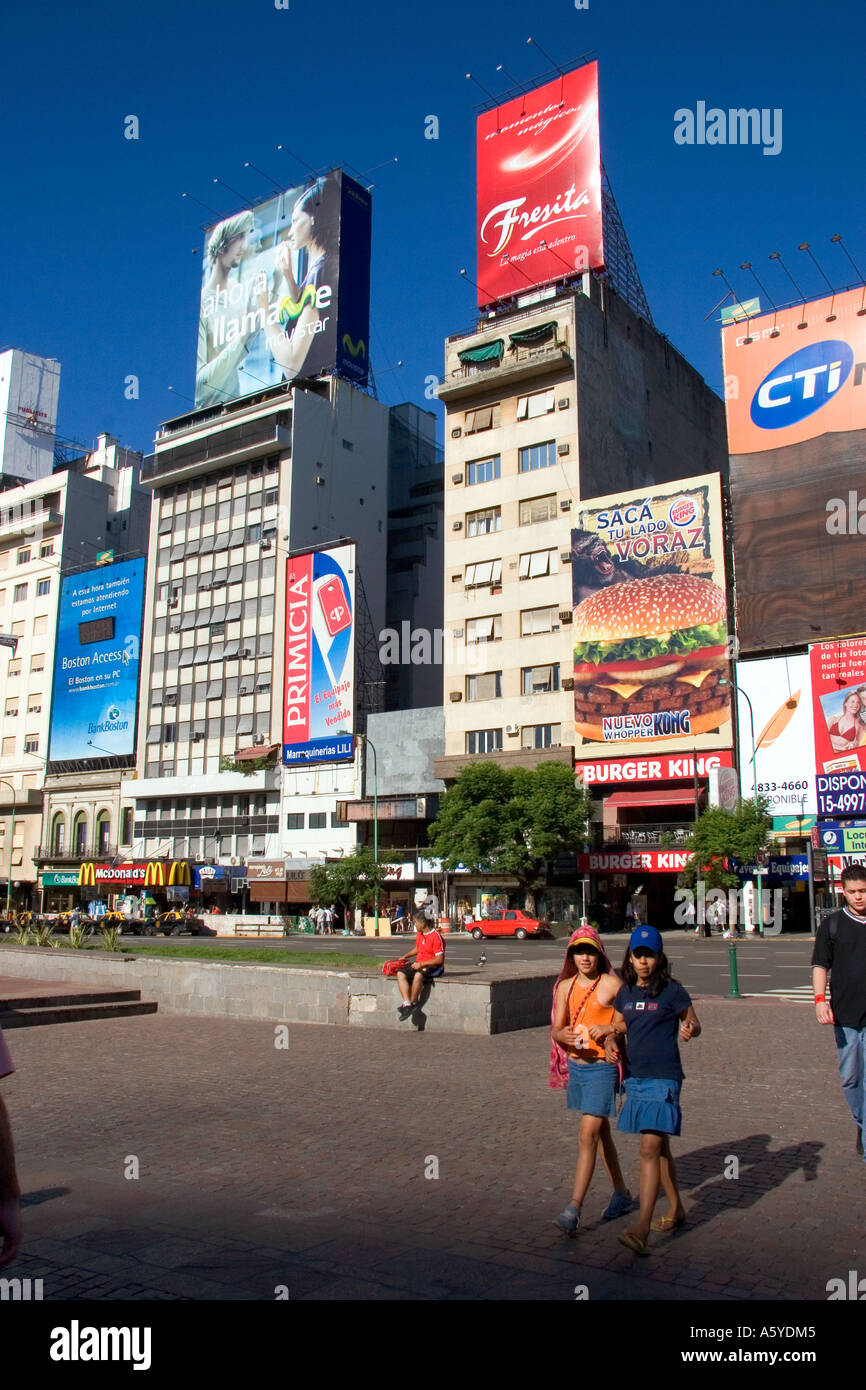 Werbeschilder in Buenos Aires, Argentinien. Stockfoto