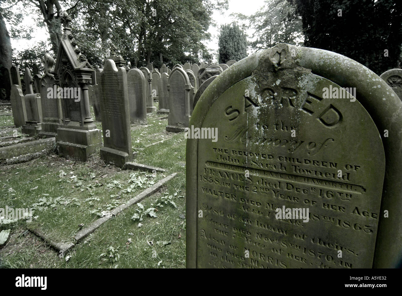 Der Friedhof neben der Bronte Parsonage Haworth West Yorkshire Englands Stockfoto