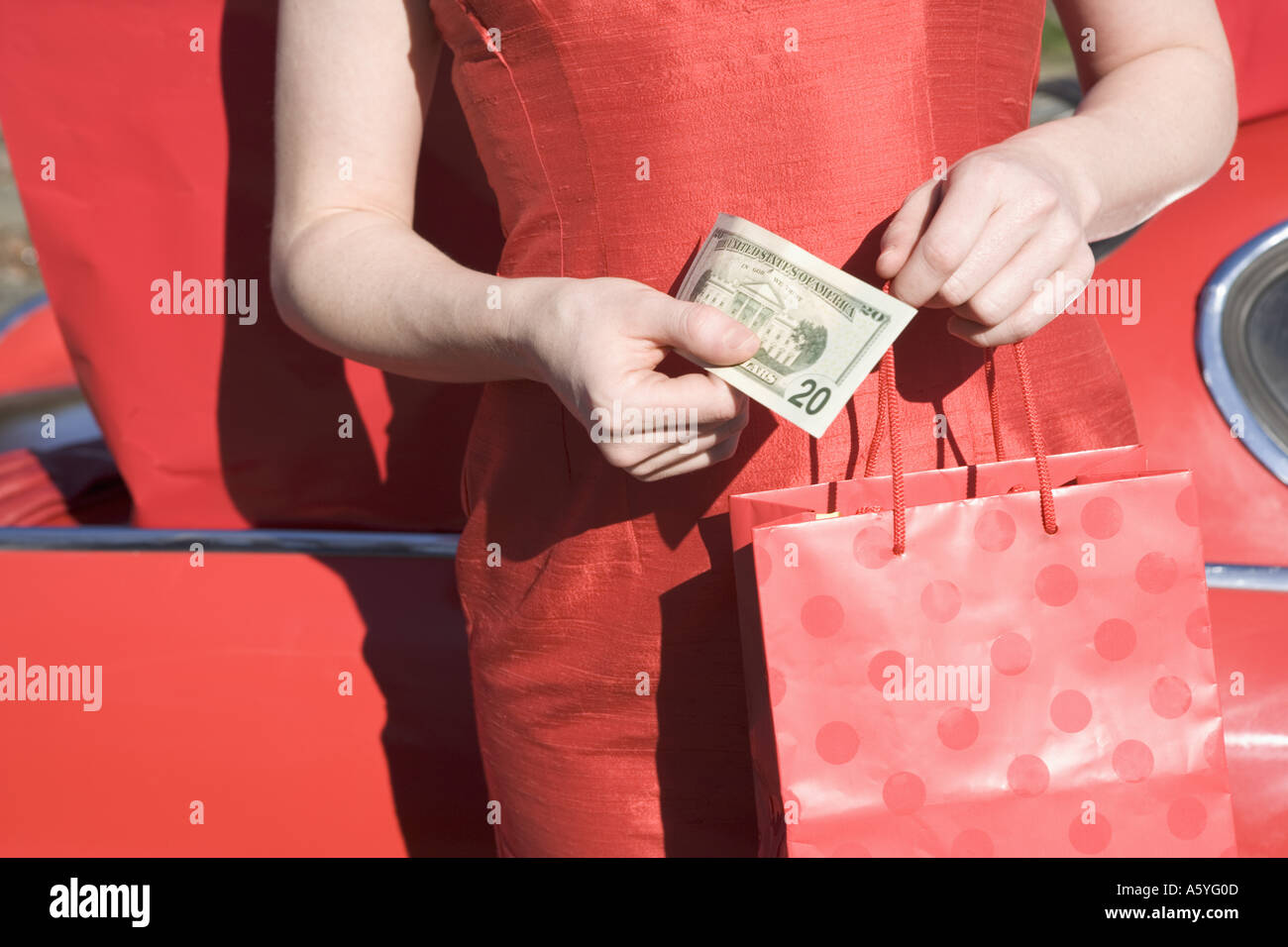 Frau Holding amerikanischen Währung Stockfoto