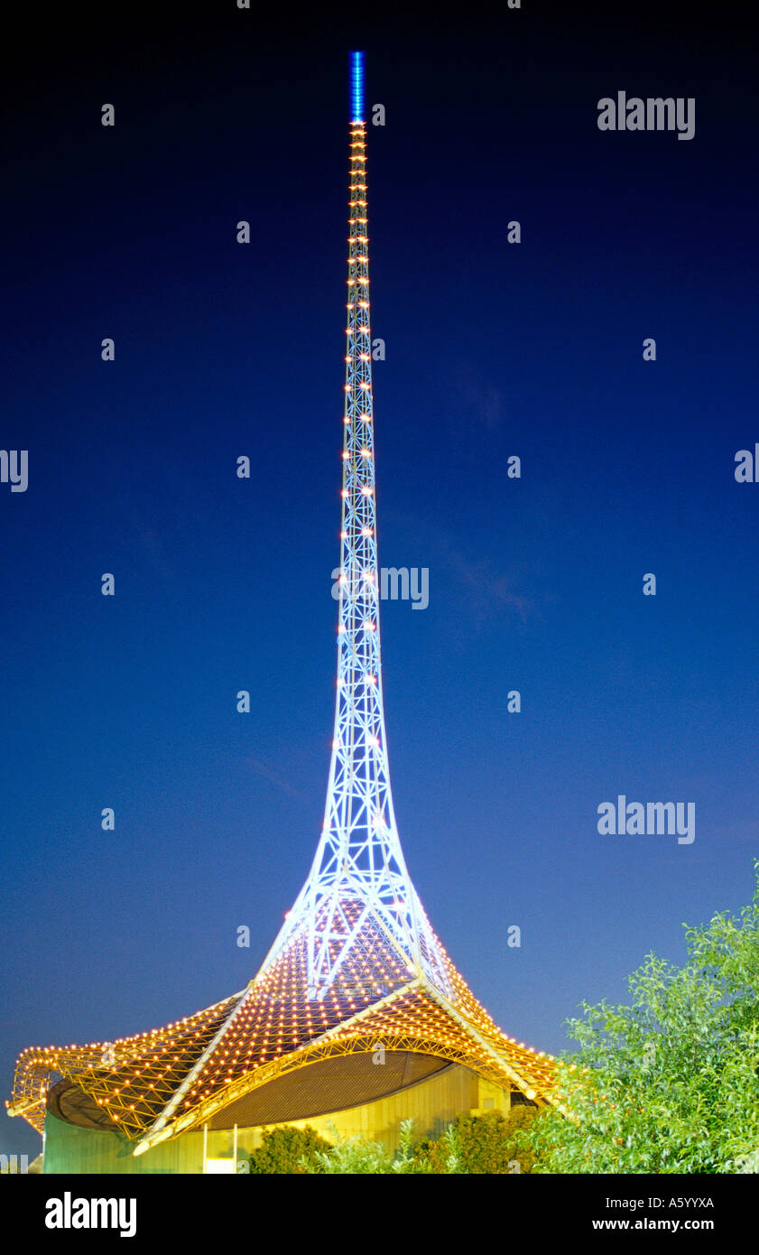 Niedrigen Winkel Blick auf Tower Museum, Victorian Arts Centre, Melbourne, Victoria, Australien Stockfoto