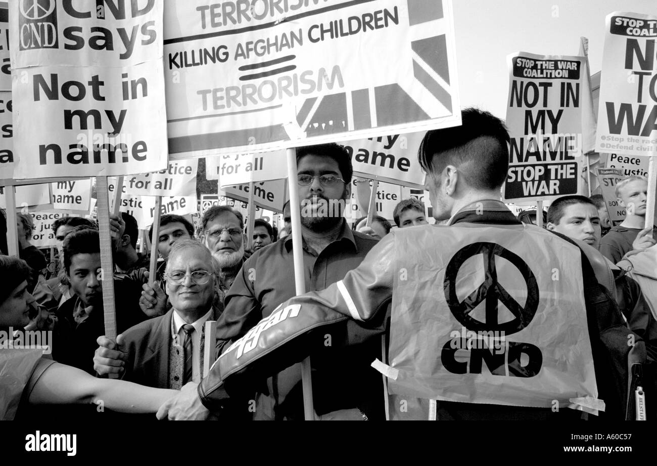 Friedensdemonstration London 2001 Stockfoto