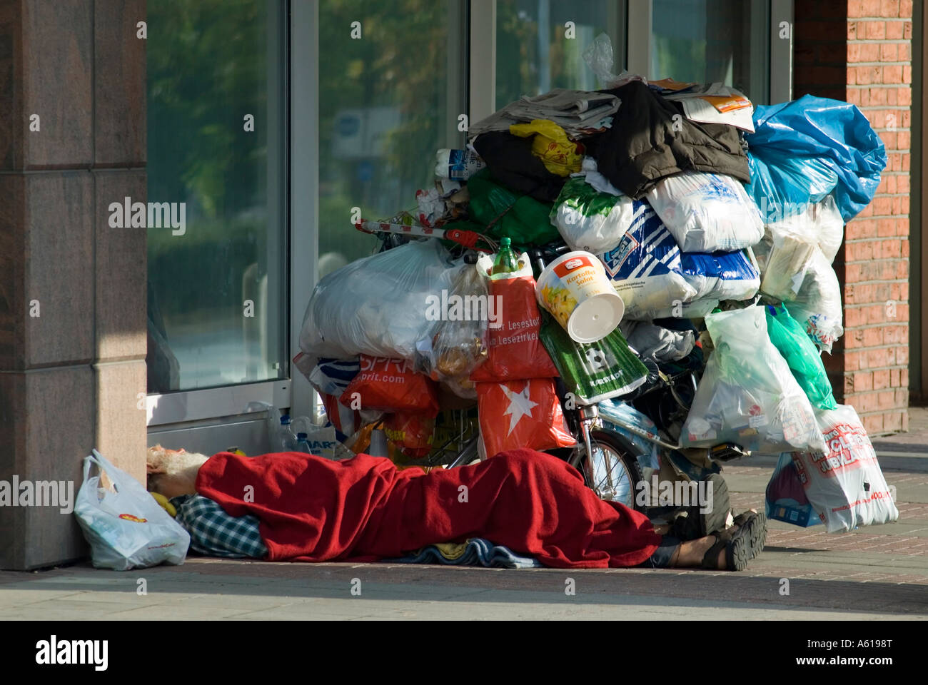 Das Leben auf der Straße - obdachlose Person in Kiel, in Kiel, Schleswig-Holstein, Deutschland Stockfoto