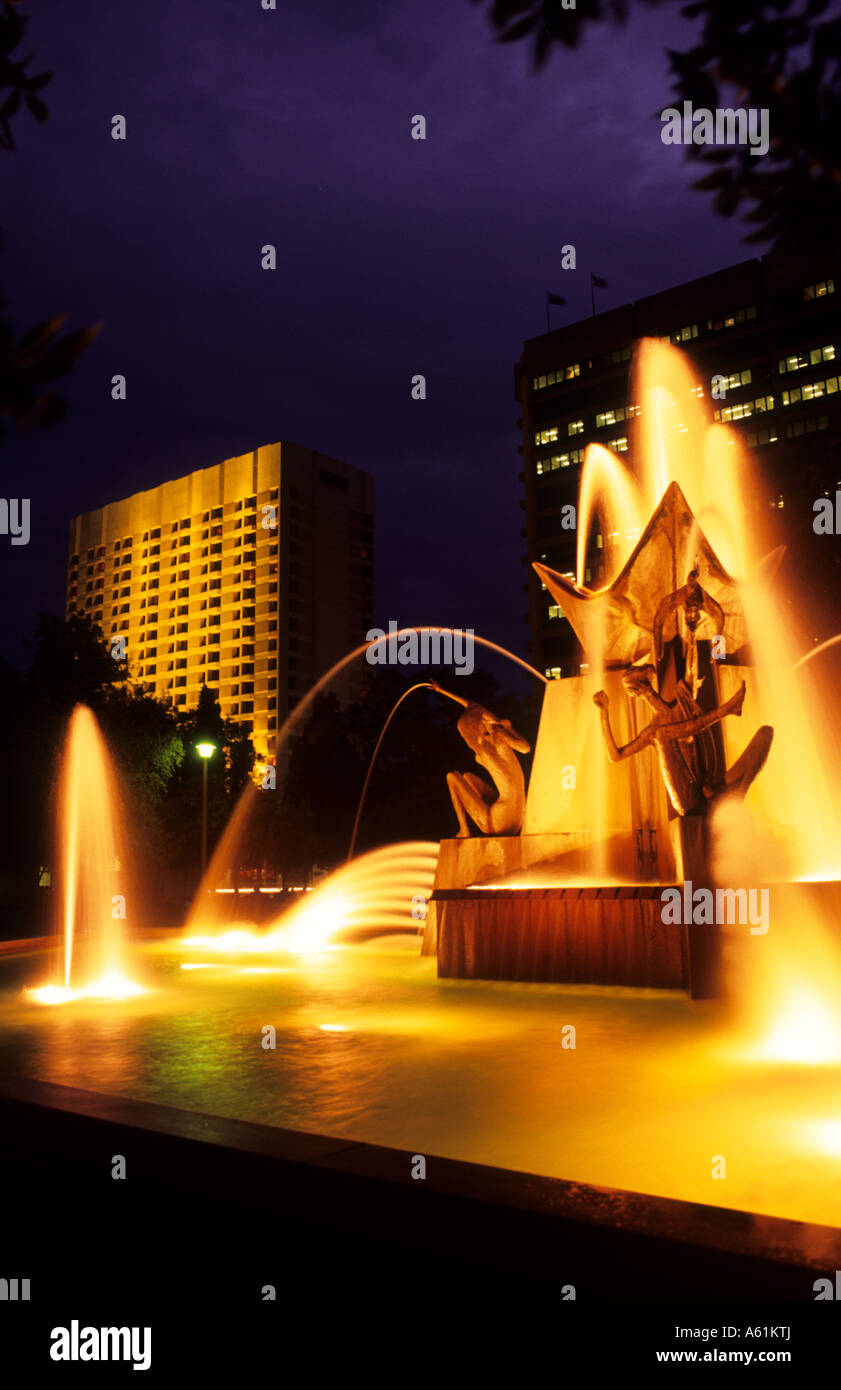 Berühmten Brunnen in der Nacht im viktorianischen Park in Adelaide Australien Stockfoto