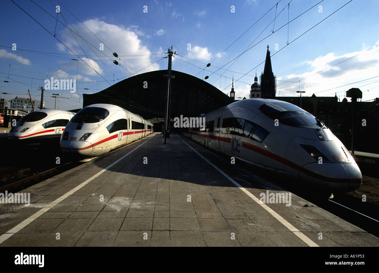 Inter-City-Express-Züge (ICE), Köln, Nordrhein-Westfalen, Deutschland. Stockfoto