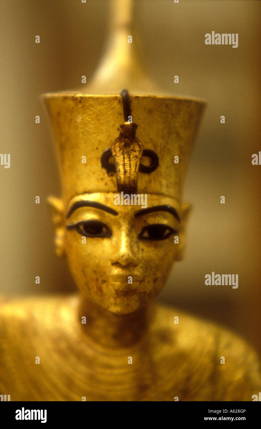 Leiter der vergoldete hölzerne Statue von Tutanchamun aus seinem Grab ägyptische Museum of Antiquities Cairo Egypt Stockfoto