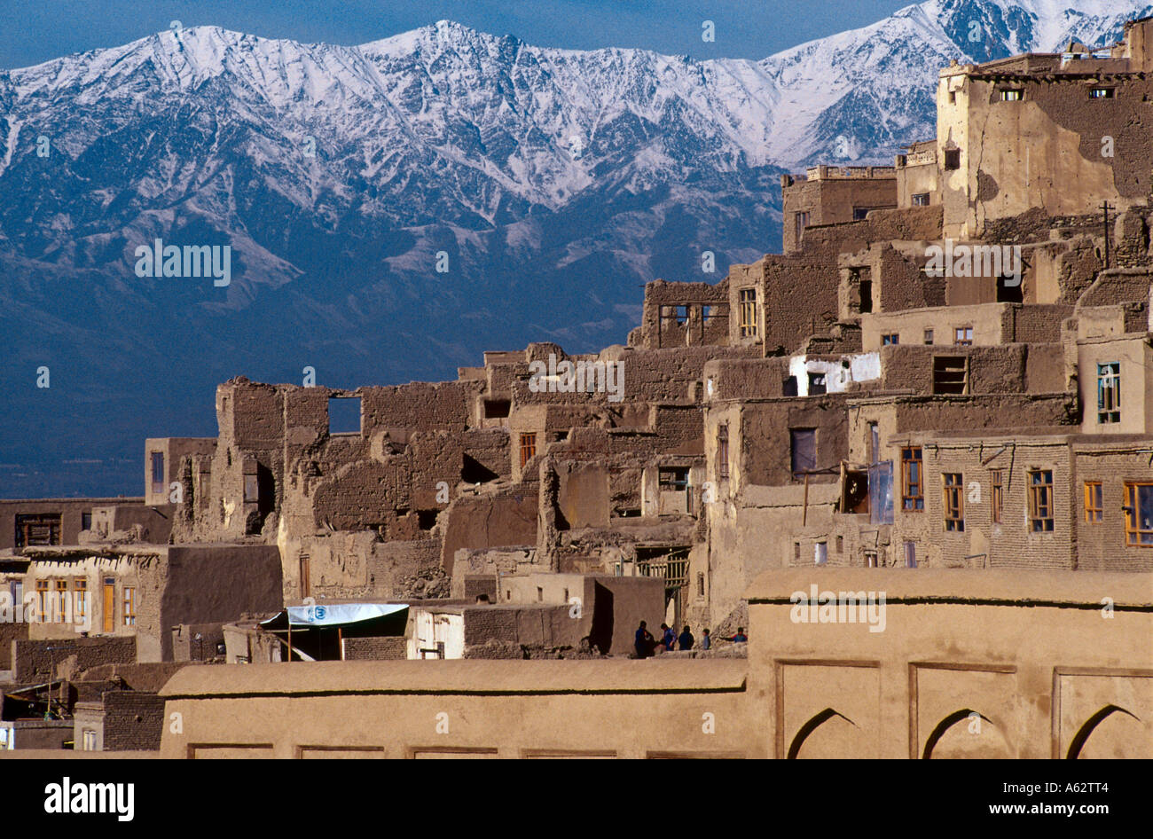 Häuser in der Stadt gegen Bergkette, Kabul, Afghanistan Stockfoto