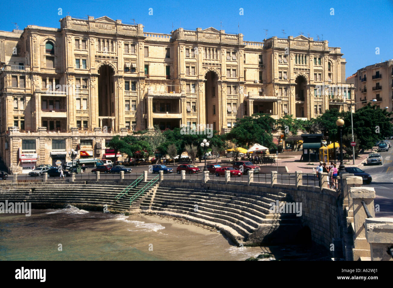 Verkehr auf Straße, St.Julian es Bay, Malta Stockfoto