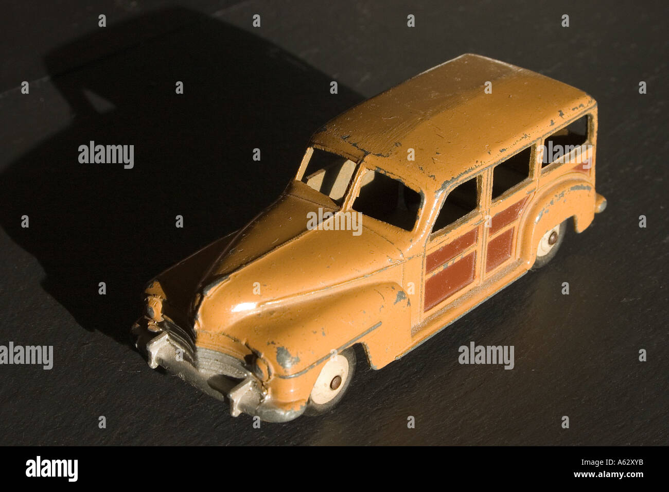 Auctions | Dinky Toys Group To Include - 194 Bentley Coupe, 151 Austin Somerset, 344 Plymouth Estate car - plus other