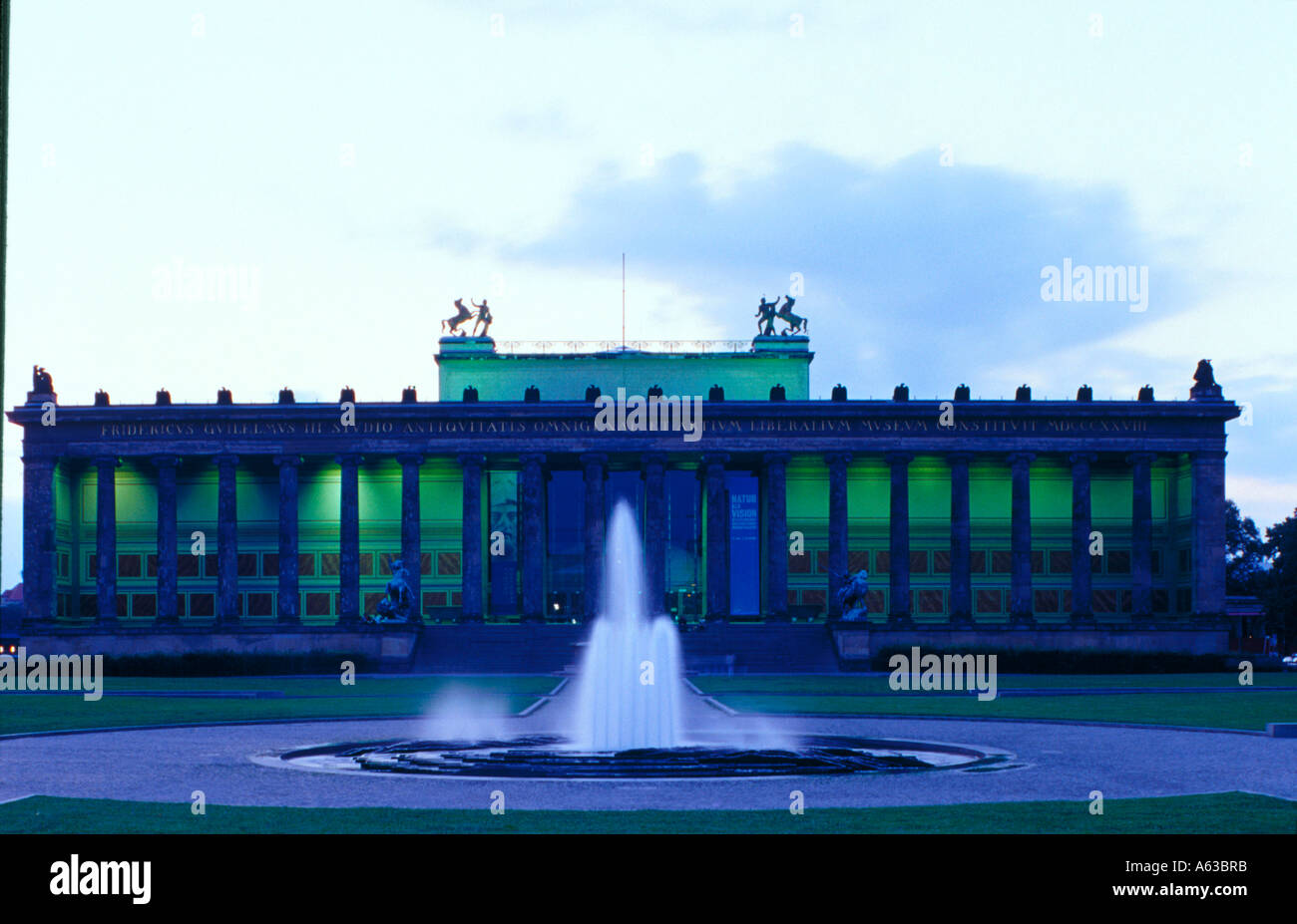 Brunnen vor dem Museum, Lustgarten, Berlin, Deutschland Stockfoto