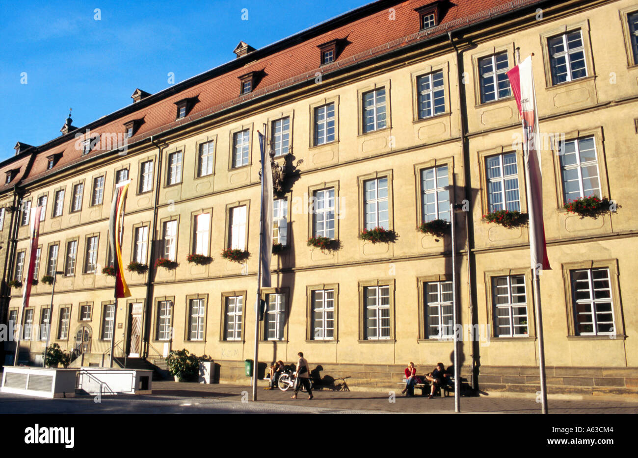 Touristen vor Gebäude, Bamberg, Bayern, Deutschland Stockfoto