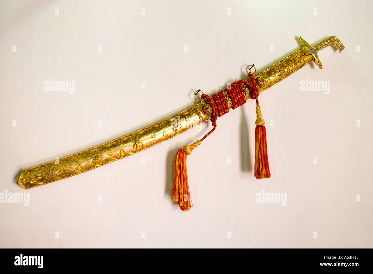 Zeremonielle Schwert Ausstellung im Palastmuseum Al-Ain, Vereinigte  Arabische Emirate (Al Ain Stockfotografie - Alamy