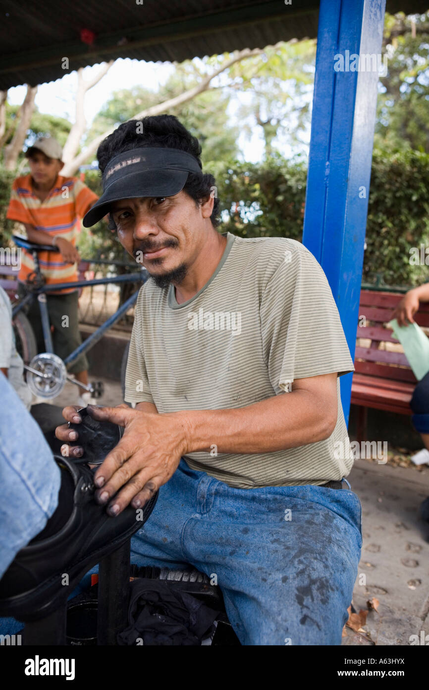 Lustradore aka Shoe shine Mann Esteli, Nicaragua Stockfoto