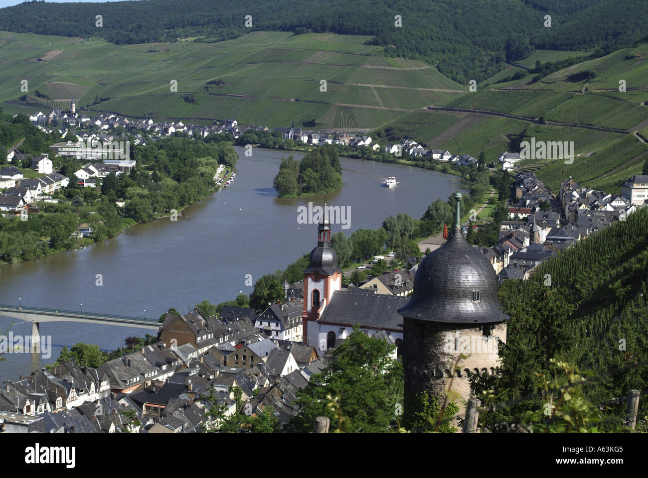 Stadt im Riverside, Mosel River, Zell an der Mosel, Cochem-Zell ...
