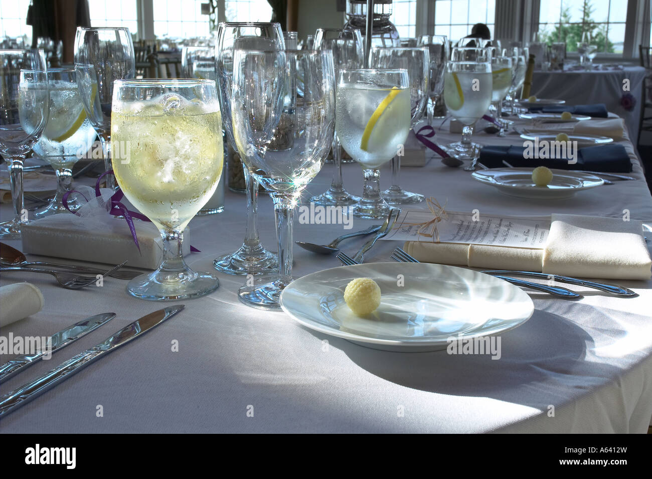 Bankett Tisch Detailansicht leer trinken Gläser vor der Hochzeit Feier Veranstaltung USA Stockfoto