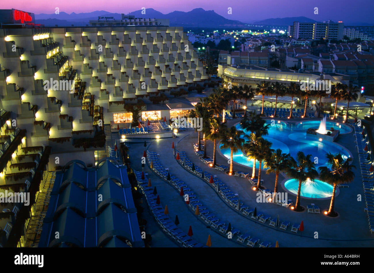 Hotel-Komplex von royal Mediterraneo Resort Abend der sa Coma Mallorca Balearen Spanien redaktionellen Gebrauch Stockfoto