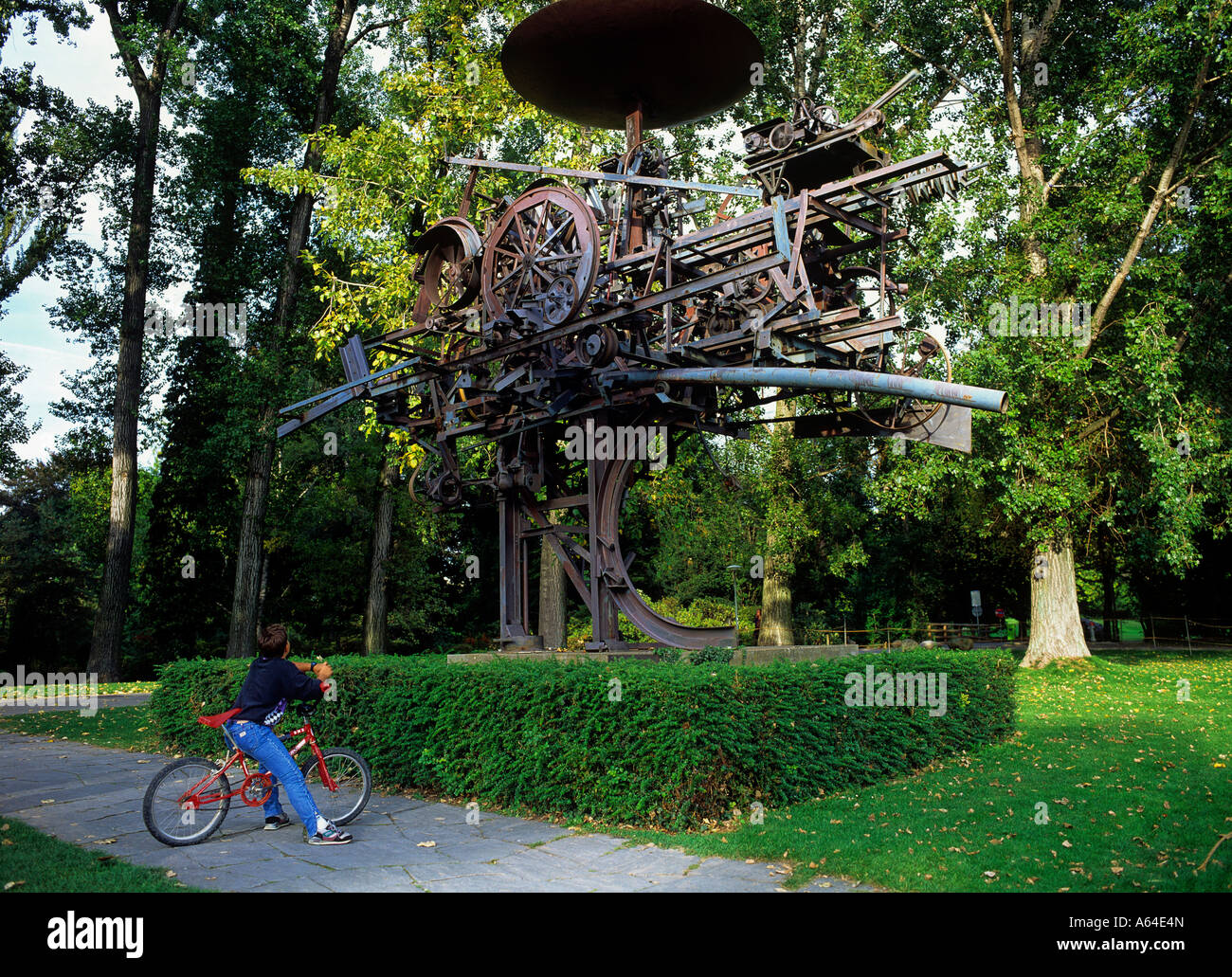 große mechanische Skulptur Heureka von Jean Tinguely Stadt Zürich Kanton Zürich Schweiz redaktionellen Gebrauch Stockfoto