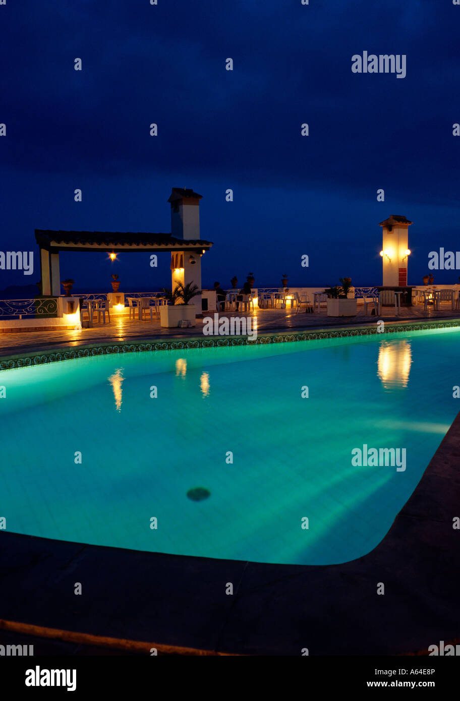 Schwimmbad und Terrasse Restaurant la Gritta am Apartment Resort Cala Fornells Paguera Mallorca Spanien redaktionellen Gebrauch Stockfoto