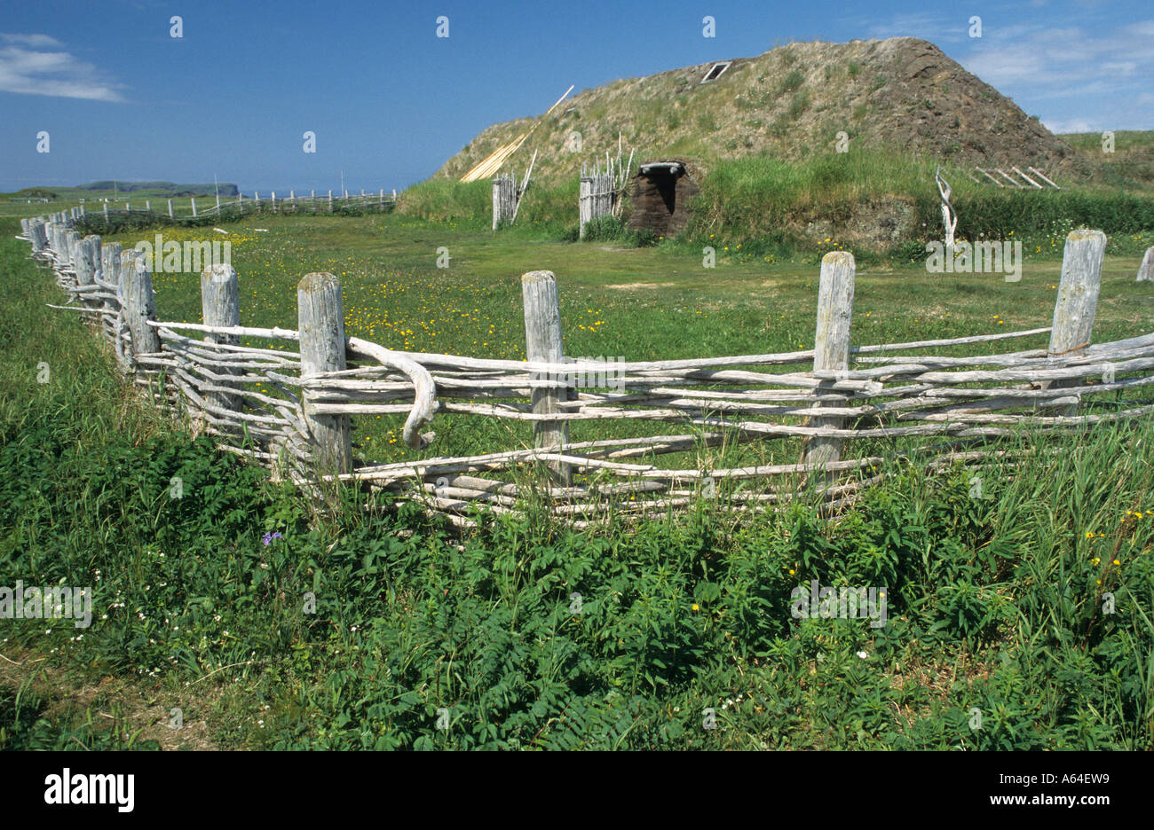 Wikinger-Langhaus an l Anse Aux Meadows National Historic Site, Neufundland Stockfoto