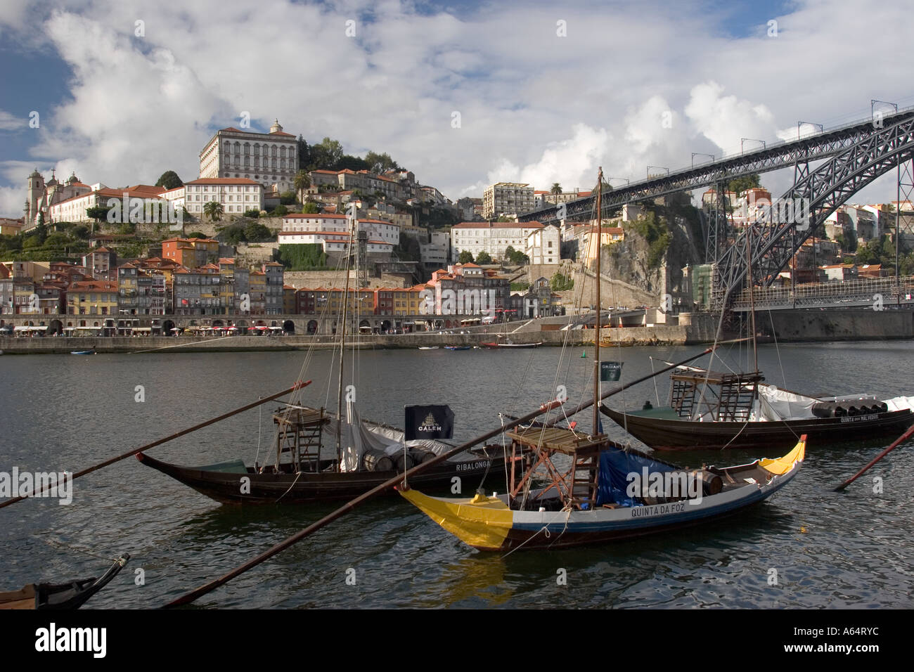 Blick über den Fluss Douro nach Stadt Porto Portugal Stockfoto