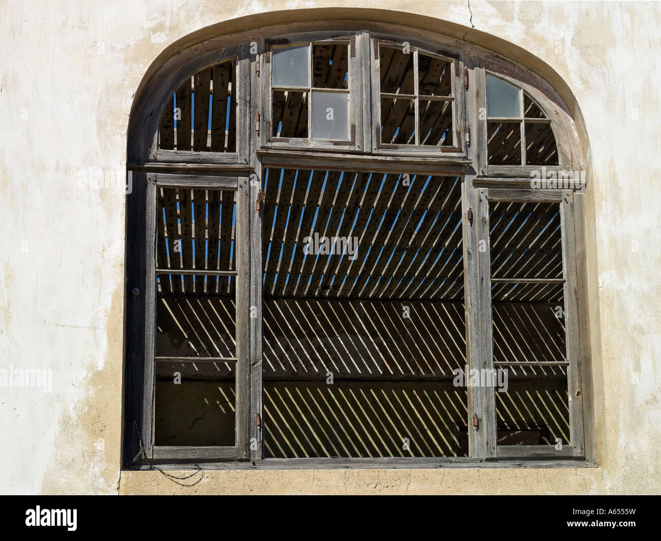 Eine Szene in der verlassenen Diamant Bergbau Stadt von Kolmanskop, die vor mehr als fünfzig Jahren aufgegeben wurde Stockfoto