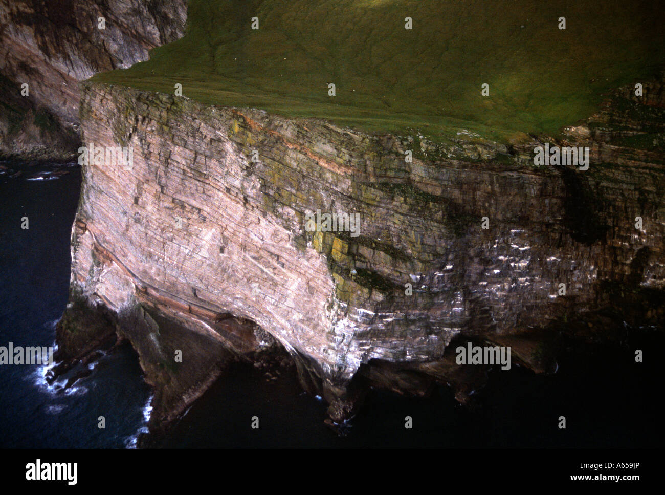 Foula Shetlands Schottland Klippen & Noupe aus der Luft Stockfoto