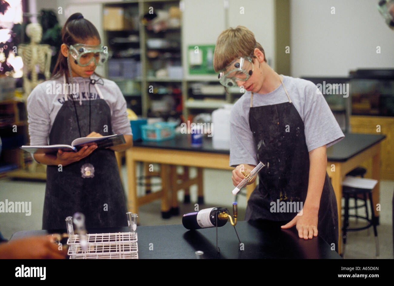 Detroit Michigan Studenten in einer achten Klasse Wissenschaft an Freund-Schule in Detroit Stockfoto