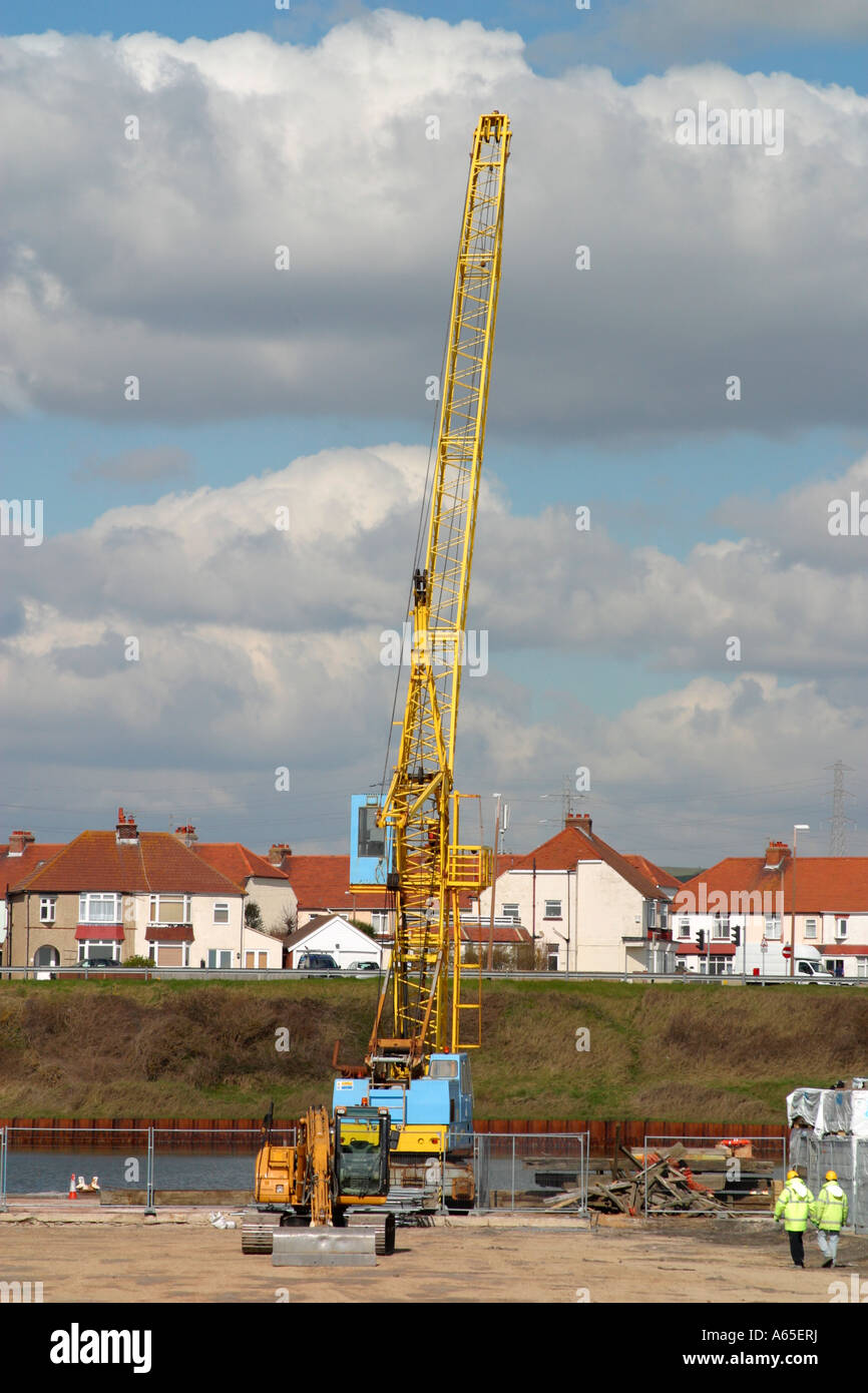Lattice Boom Crawler Crane on Dockside at Shoreham-by-Sea, West Sussex, Großbritannien Stockfoto
